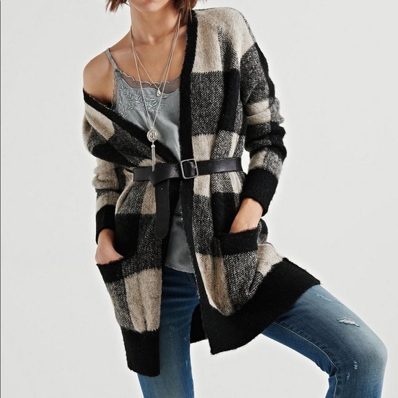 *SOLD* Buffalo plaid cardigan - Picture 1 of 8